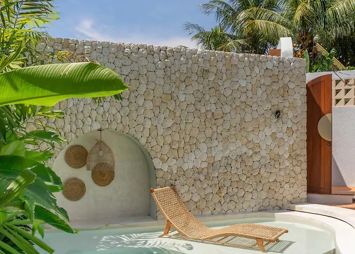 Villa First Alaya *