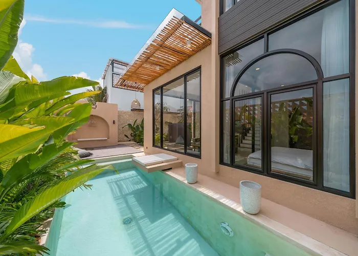 Villa First Alaya
