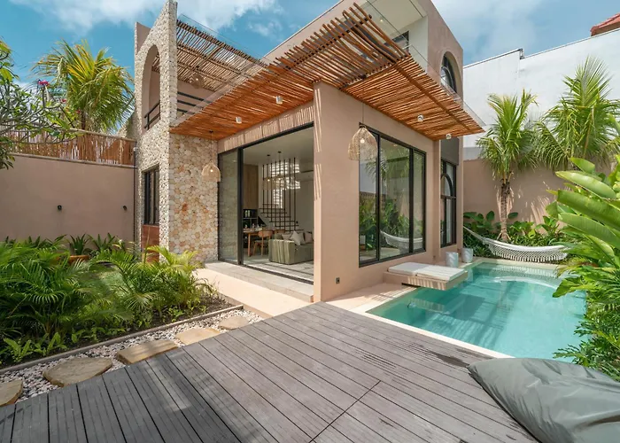 Villa First Alaya